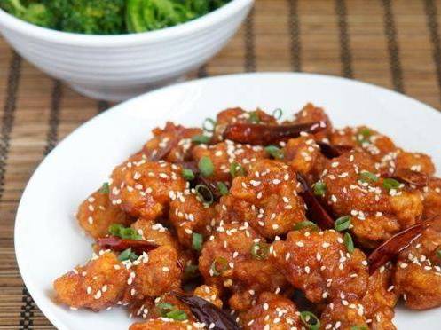 D15. Deep-Fried Spicy Chicken balls 麻辣香酥鸡块